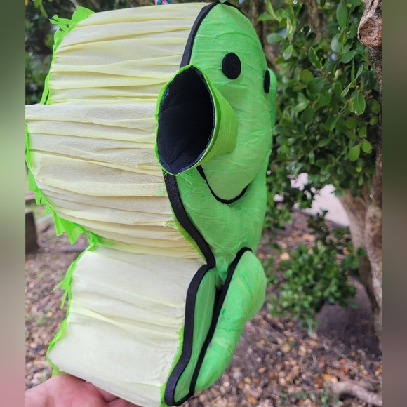 Smiski Mini Gift piñata GLOW in The Dark - Picture 3 of 7